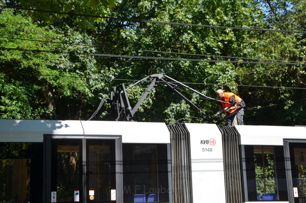 KVB Bahn defekt Koeln Buchheim Heidelbergerstr P42.JPG - Miklos Laubert